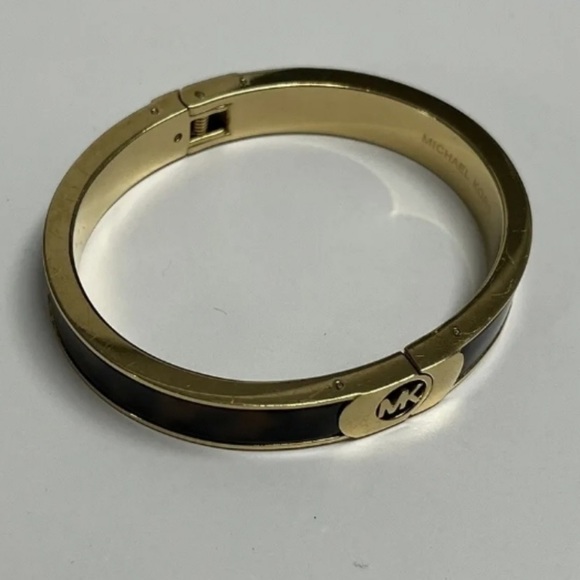 Stunningly pretty Michael Kors bracelets. - Picture 4 of 15